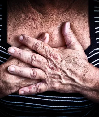 Ιατρική πρωτιά στην Ελλάδα: Ασθενής 100 ετών - και μία από τις λιγοστές αιωνόβιες παγκοσμίως - υποβλήθηκε σε εγχείρηση καρδιάς 